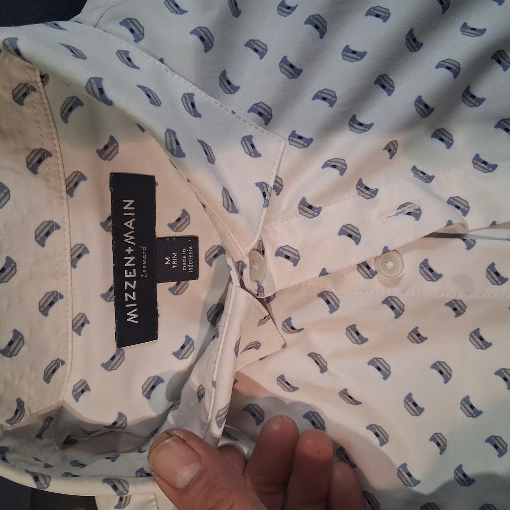 Mizzen+Main White and Blue Casual Button Down Shirt
